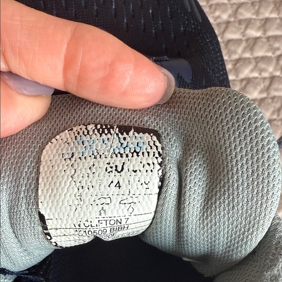 Hoka Navy and Orange Athletic Shoes. Clifton 7. Sz11. - Picture 5 of 5